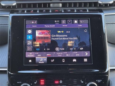 New 2025 Jeep Grand Cherokee Laredo X w/ Luxury Tech Group I image 3