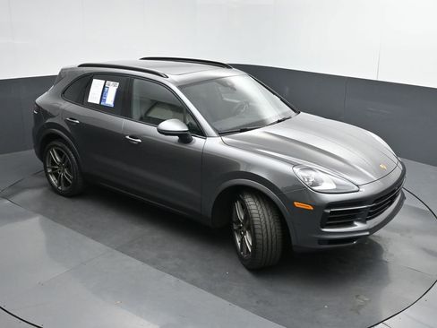 Used 2023 Porsche Cayenne AWD/4WD image 45