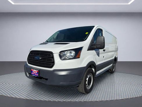 Used 2018 Ford Transit 250 130 Low Roof RWD image 2
