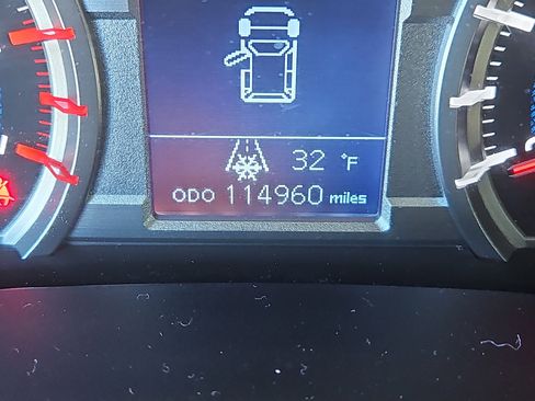 Used 2016 Toyota 4Runner SR5 image 6