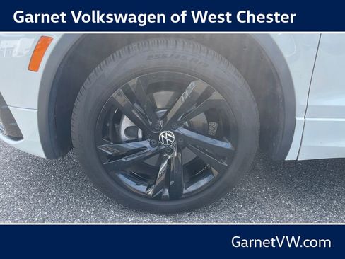 Certified 2024 Volkswagen Tiguan SE R-Line AWD/4WD image 15