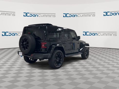Used 2023 Jeep Wrangler Unlimited Sahara w/ Cold Weather Group AWD/4WD image 8