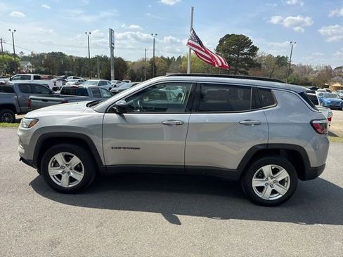 Used 2022 Jeep Compass Latitude w/ Sun and Sound Group image 4