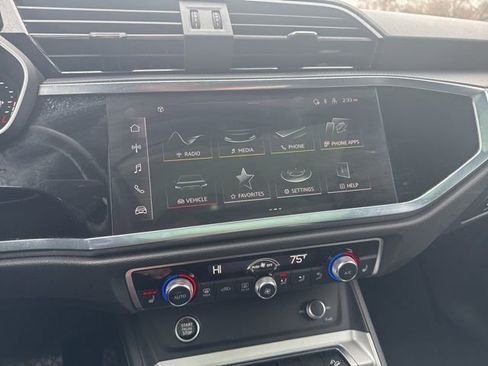 Used 2023 Audi Q3 2.0T Premium image 16