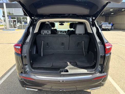 Used 2018 Buick Enclave Essence FWD image 12