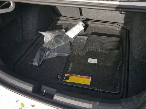 Used 2025 Volkswagen Jetta SE image 8