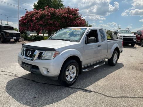 Used 2012 Nissan Frontier SV AWD/4WD image 1