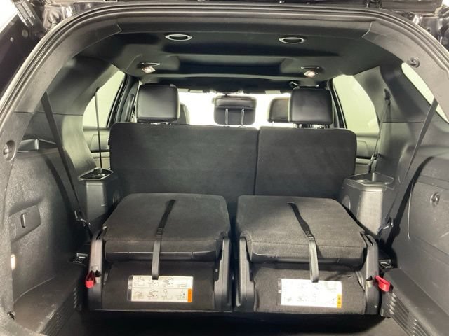 Used 2017 Ford Explorer XLT w/ Equipment Group 202A AWD/4WD image 25