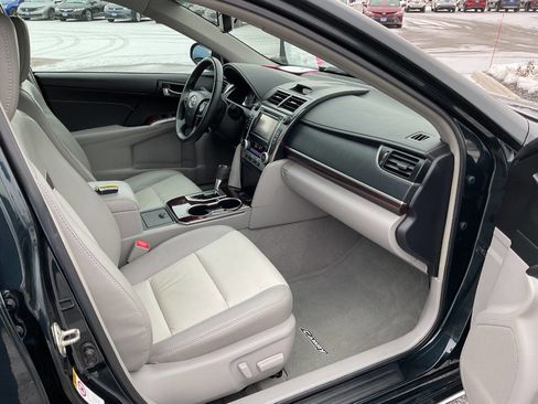Used 2014 Toyota Camry XLE image 37