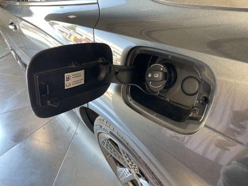 Used 2023 Genesis GV70 2.5T w/ Sport Prestige Package image 10