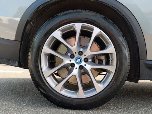 Used 2024 BMW X5 xDrive50e AWD/4WD image 13
