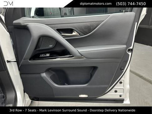 Used 2024 Lexus LX 600 4WD w/ Interior Upgrade Package image 28