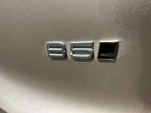 Used 2023 Volvo XC40 B5 Plus AWD/4WD image 30