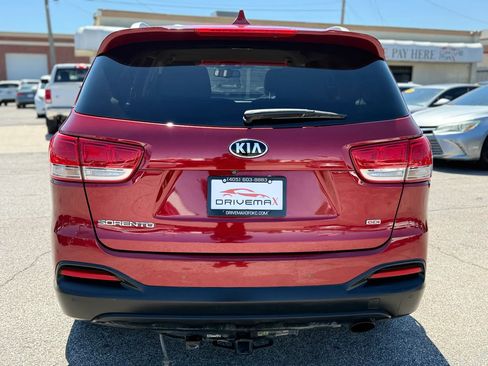 Used 2017 Kia Sorento LX w/ LX Convenience Package image 5