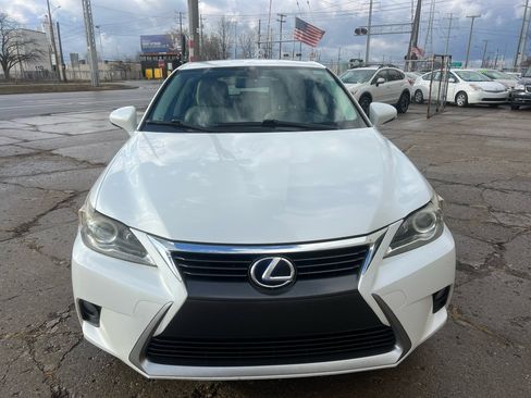 Used 2014 Lexus CT 200h w/ Seat Comfort Package image 2