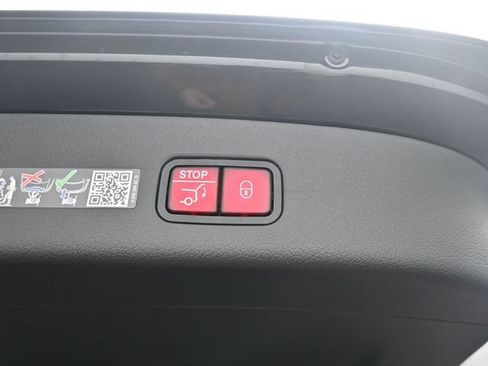 Used 2026 Mercedes-Benz GLC 300 image 34
