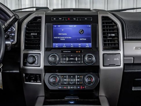 Used 2021 Ford F350 Lariat w/ Chrome Package image 25