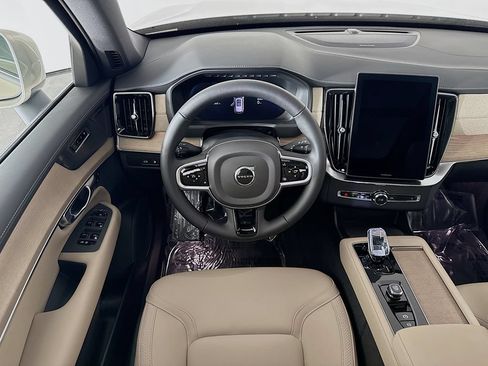 Certified 2026 Volvo XC90 T8 Plus w/ Protection Package Premier AWD/4WD image 24
