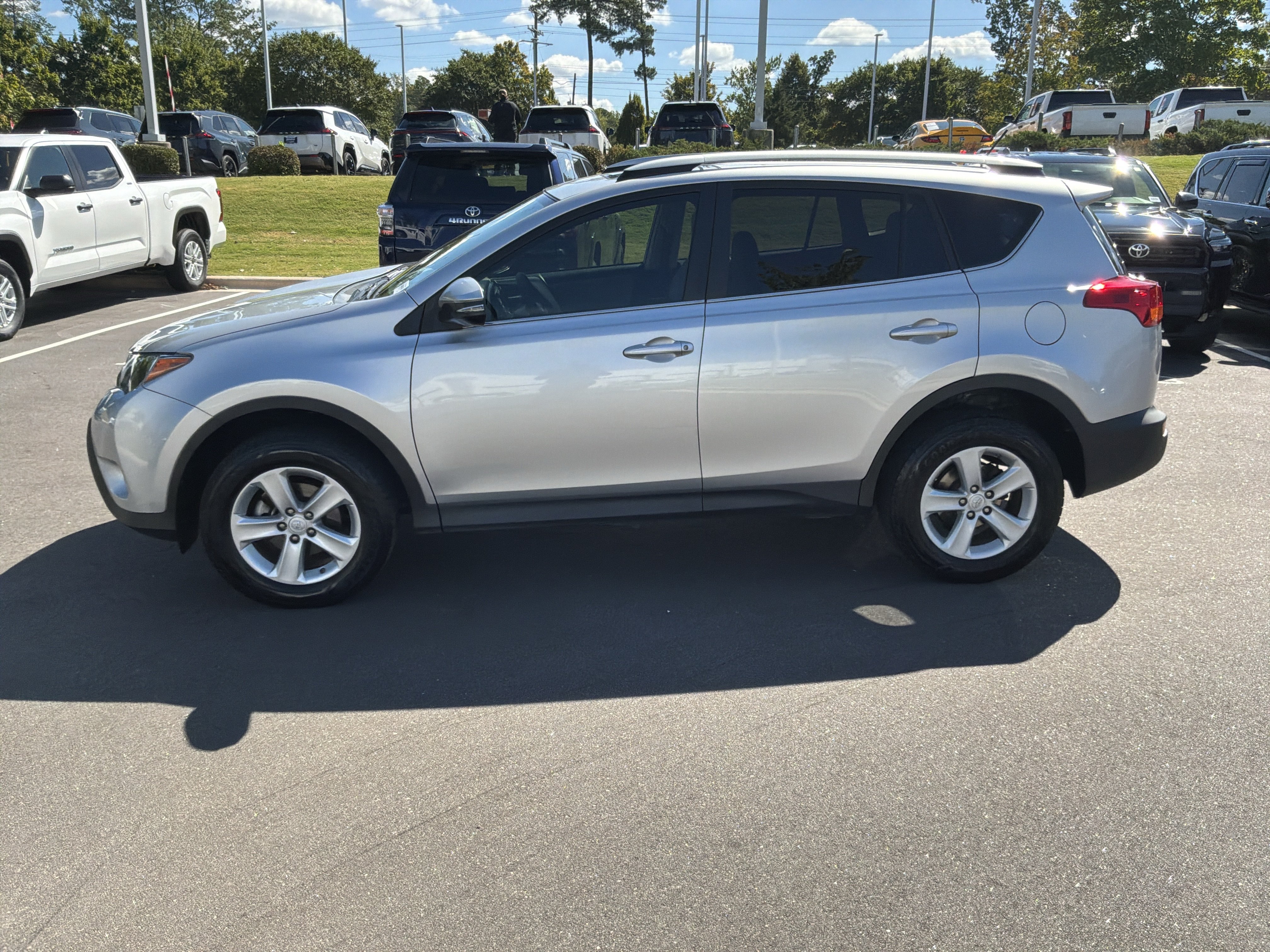 Used 2014 Toyota RAV4 XLE FWD image 7