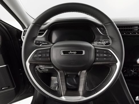 Certified 2022 Jeep Grand Cherokee Limited image 25