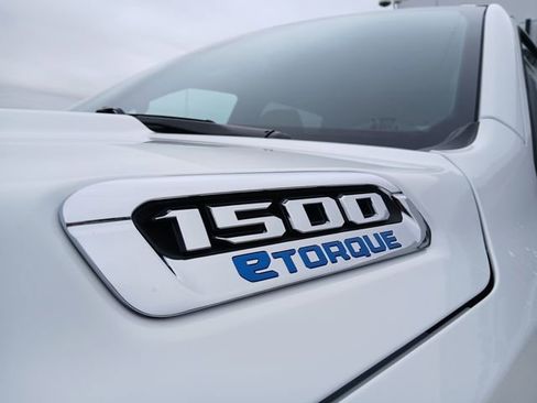 New 2026 RAM 1500 4x4 Crew Cab image 33