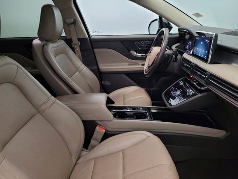 Used 2022 Lincoln Corsair AWD w/ Premium Package image 21