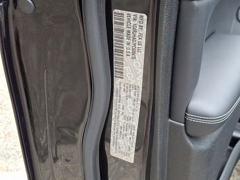 Certified 2023 Jeep Grand Cherokee Laredo w/ Luxury Tech Group I image 24