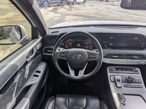 Used 2022 Hyundai Palisade Calligraphy image 3