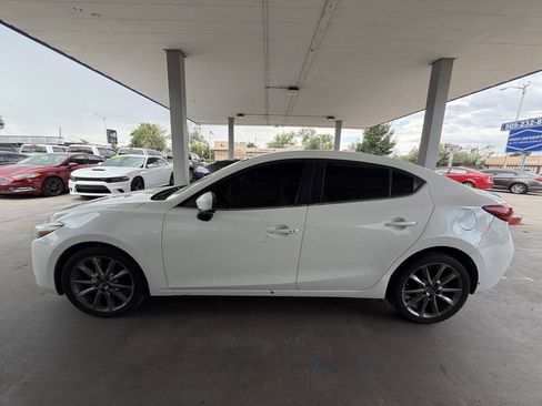 Used 2018 MAZDA MAZDA3 Touring FWD image 5