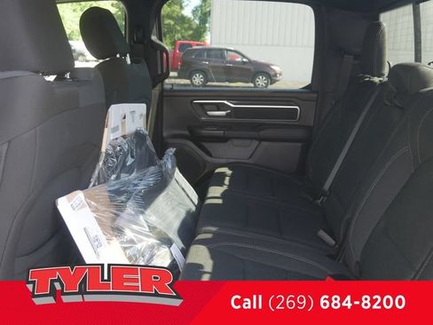 New 2026 RAM 1500 4x4 Crew Cab image 41