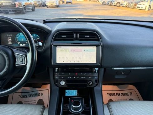 Used 2017 Jaguar F-PACE Prestige image 20