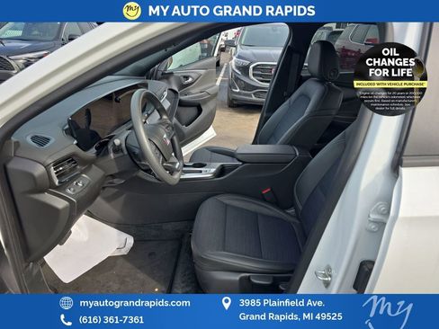 Used 2024 Buick Envista Preferred w/ Convenience II Package image 10