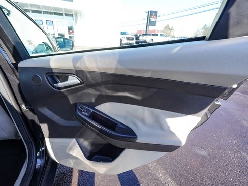 Used 2013 Ford Focus Electric Hatchback image 12