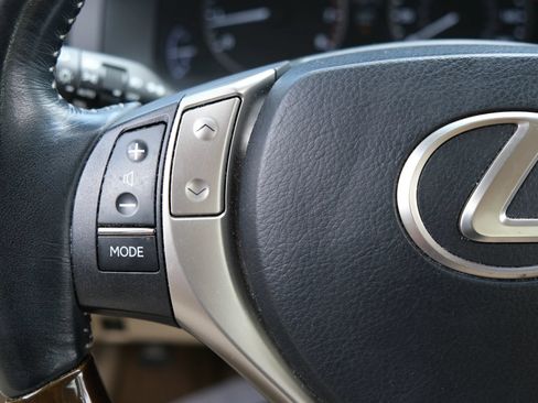 Used 2014 Lexus ES 350 w/ Luxury Package FWD image 24