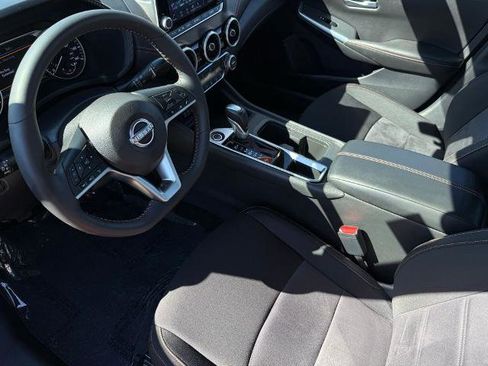 Certified 2025 Nissan Sentra SR image 17