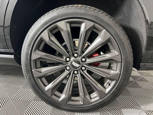 Used 2025 Cadillac Escalade V AWD/4WD image 10