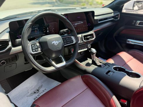 Used 2025 Ford Mustang GT Premium RWD image 13