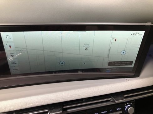 New 2025 Hyundai Tucson Limited image 32