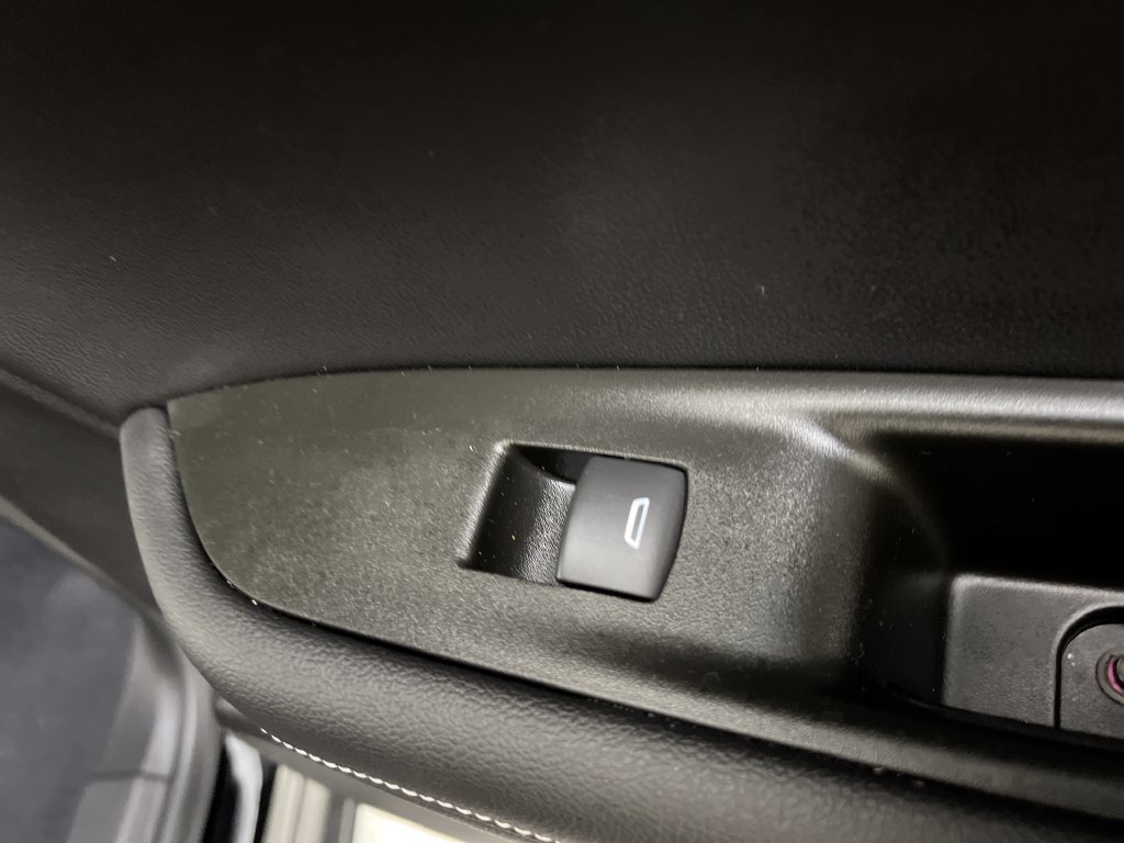Used 2025 Chevrolet Blazer LT FWD image 25