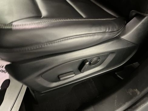 Used 2023 Ford Explorer XLT w/ Equipment Group 202A image 14