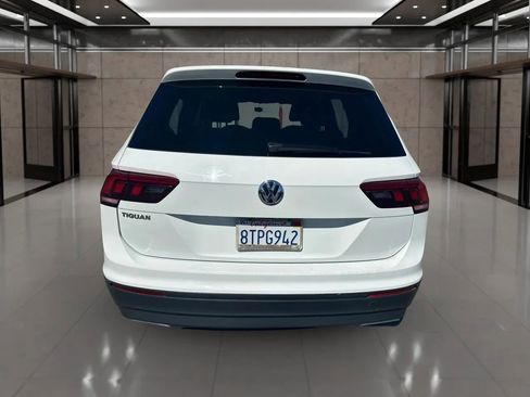 Used 2020 Volkswagen Tiguan S image 5