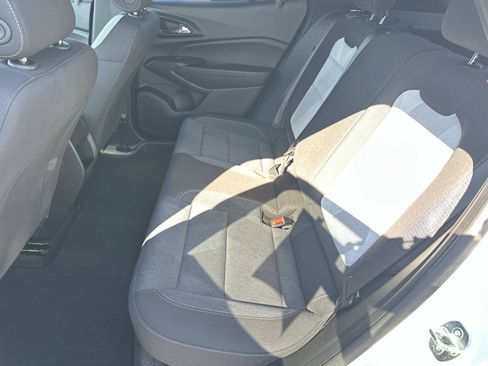 Certified 2024 Chevrolet Trax RS w/ Sunroof Package FWD image 11