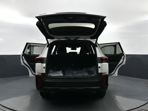 Used 2026 Subaru Outback Premium image 34