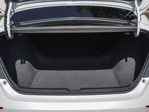 Used 2018 Honda Accord EX image 27