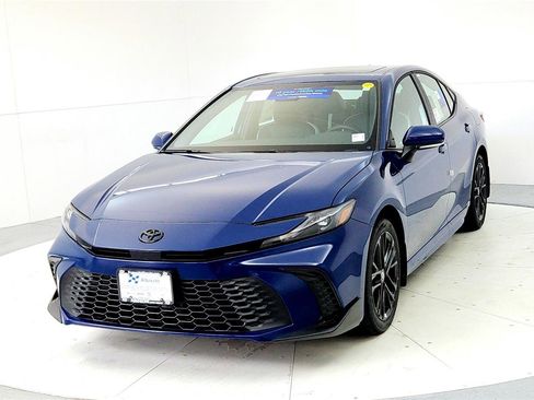 New 2026 Toyota Camry SE image 2