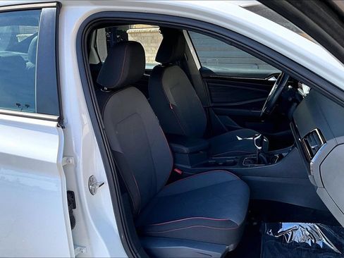 Used 2024 Volkswagen Jetta GLI 40th Anniversary Edition FWD image 10