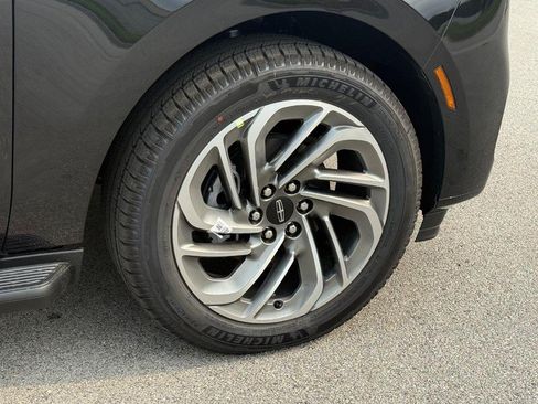 New 2027 Lincoln Navigator Premiere AWD/4WD image 4