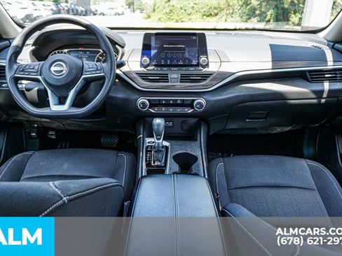 Used 2025 Nissan Altima 2.5 SV FWD image 24