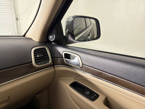 Used 2015 Jeep Grand Cherokee Limited w/ Luxury Group II RWD image 26