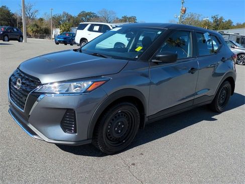 Used 2024 Nissan Kicks S image 8